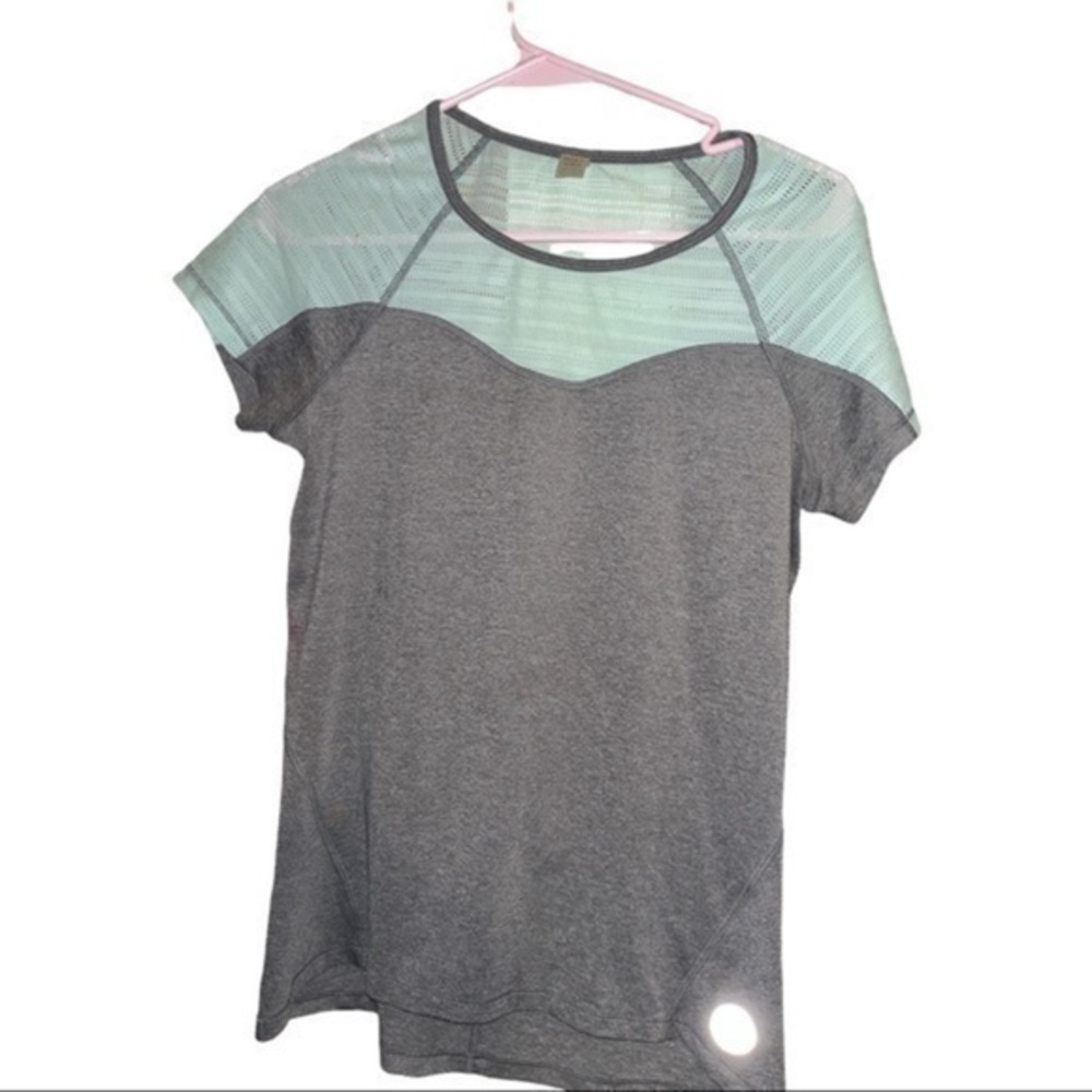 Roxy sports top size medium
